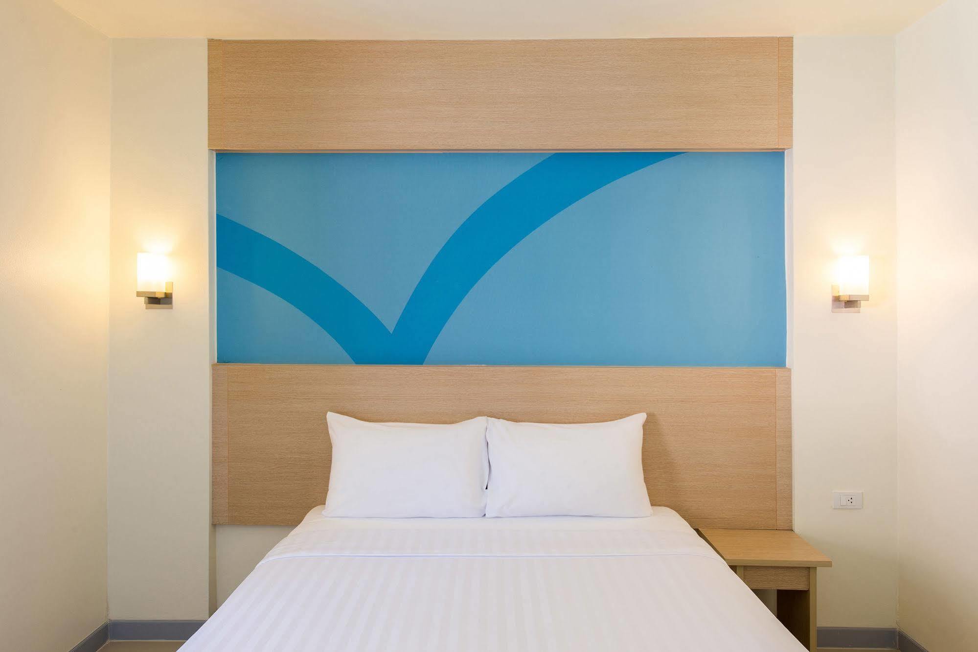 Hop Inn Phuket Екстериор снимка
