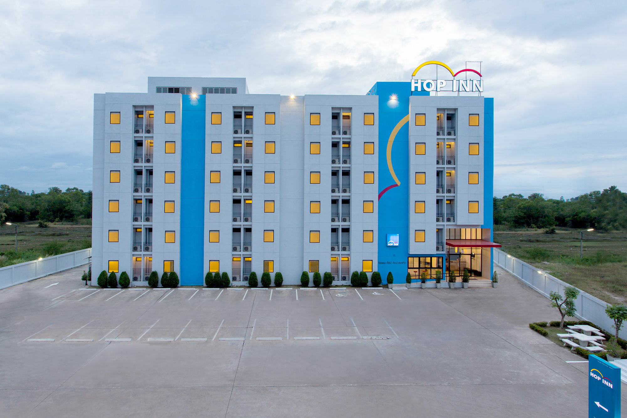 Hop Inn Phuket Екстериор снимка
